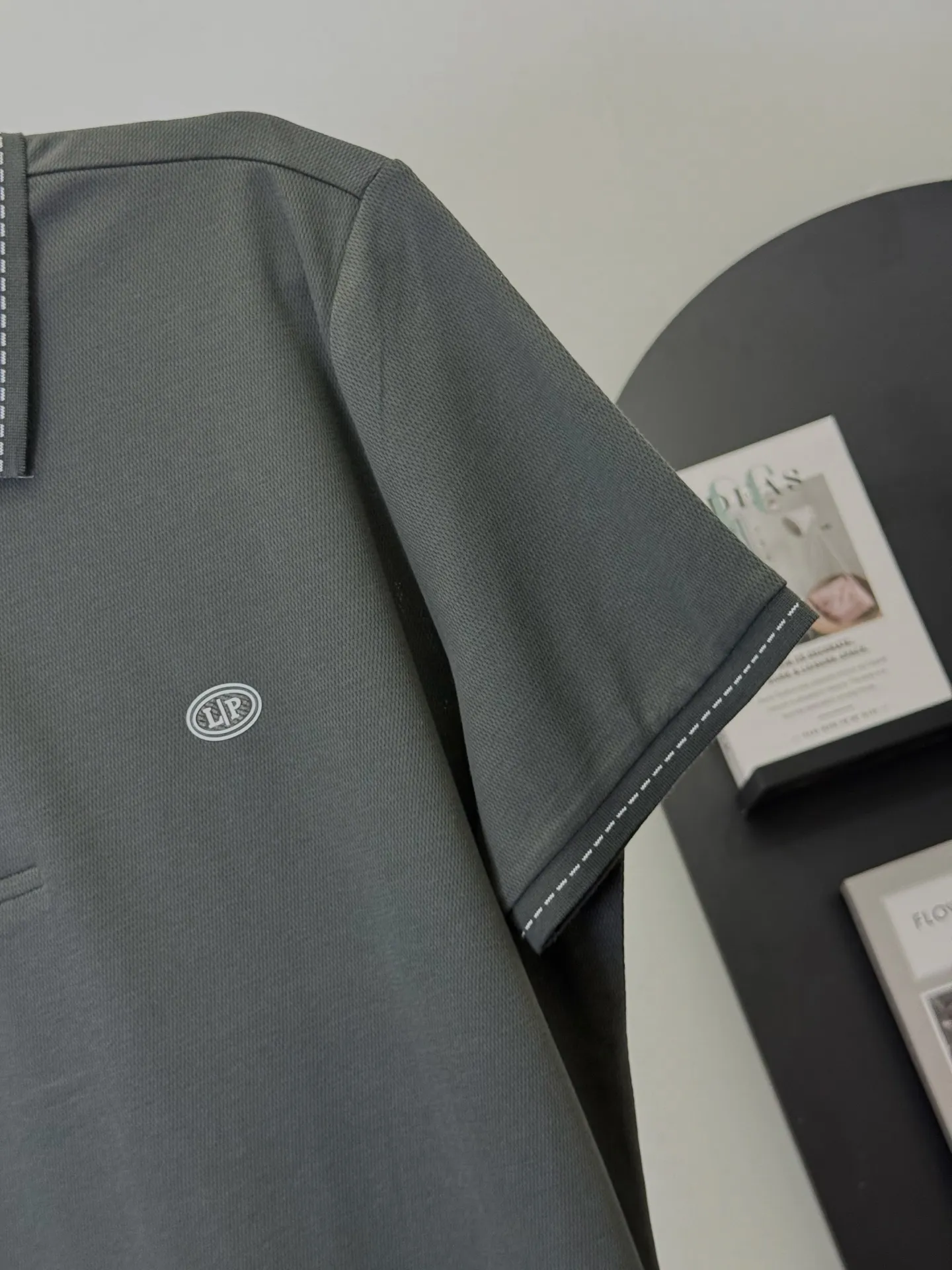 💋 Loro Piana Dark Gray LP Polo ， Dark Gray Polo 。 LP ， 、 ， Dark Gray ， 。 ， ， ， ， ， 、 hold ， Dark Gray Polo， 。 M-3XL